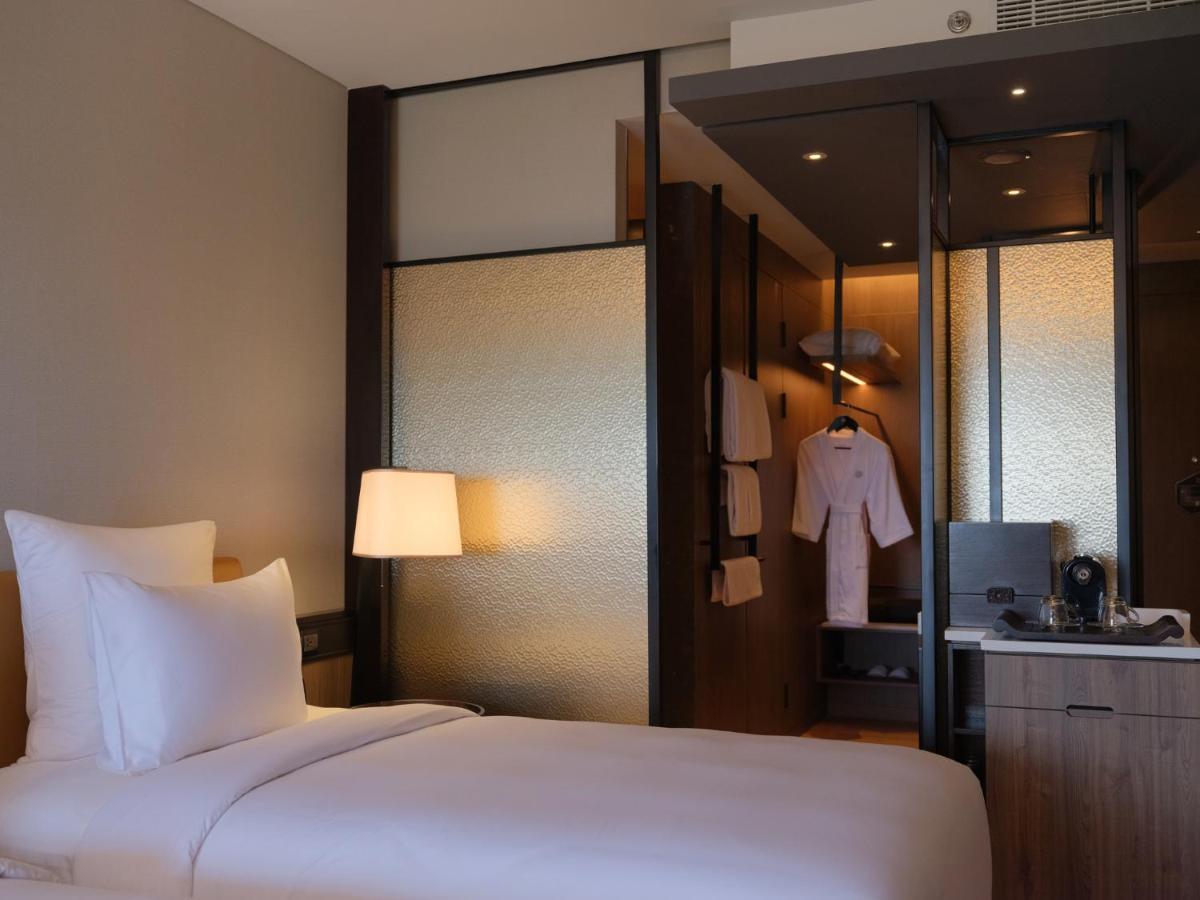 Pullman Bandung Grand Central Exterior foto