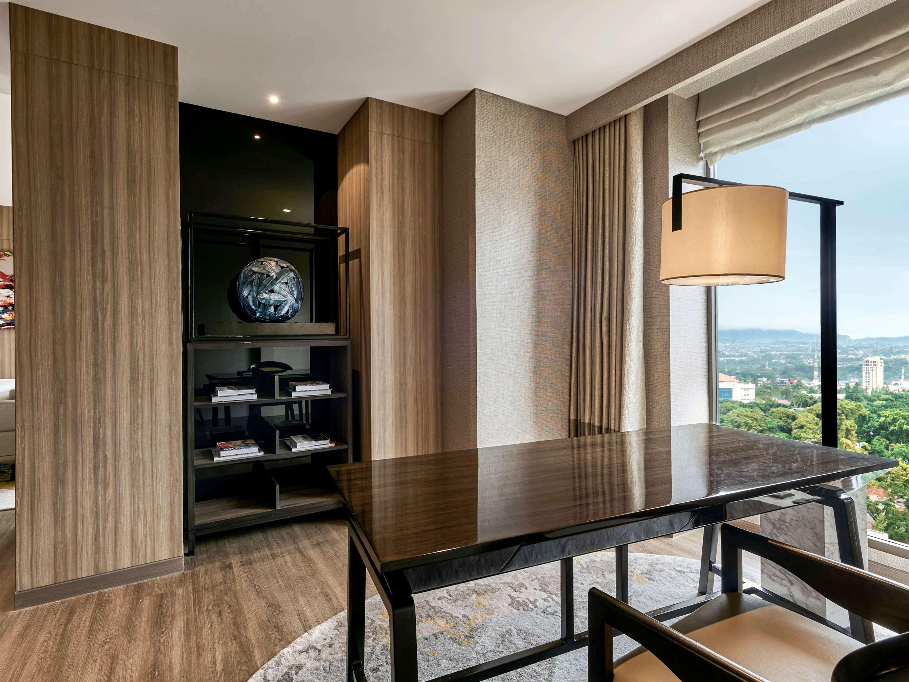 Pullman Bandung Grand Central Zimmer foto