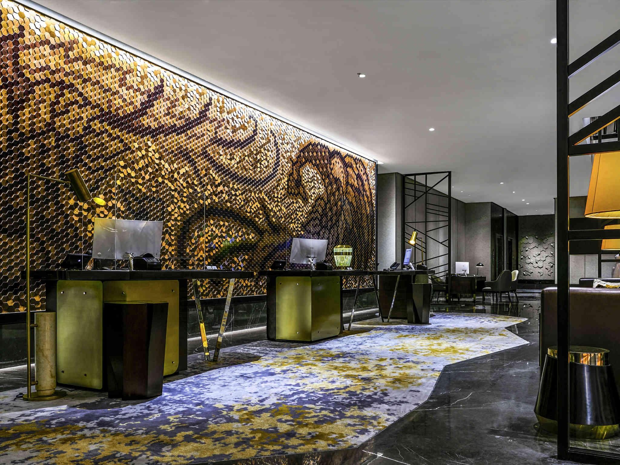 Pullman Bandung Grand Central Exterior foto
